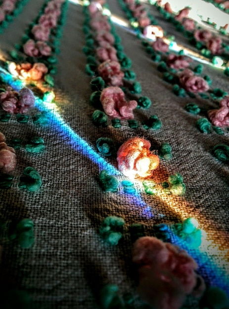 Tradycyjny haft w zbliżeniu